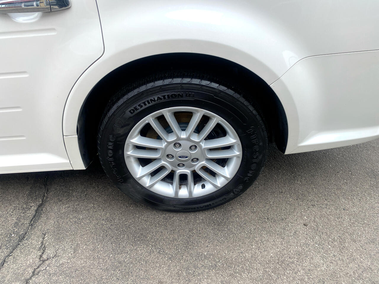 Vehicle image 13 of 30