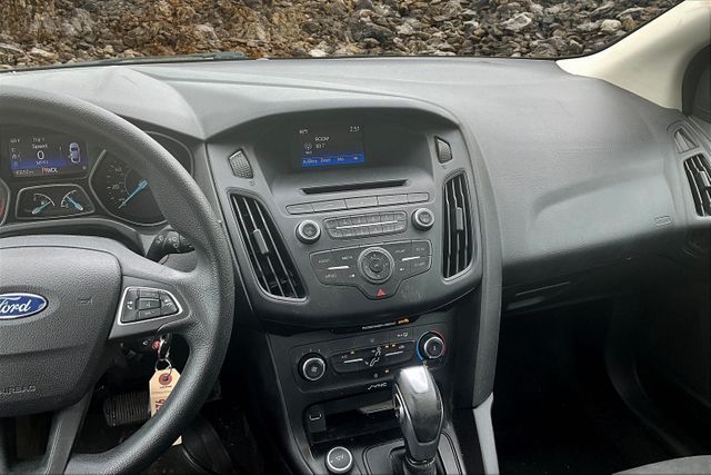 Vehicle image 8 of 33