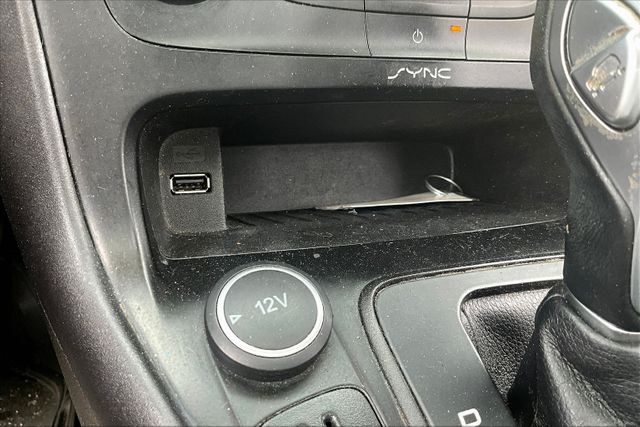 Vehicle image 31 of 33