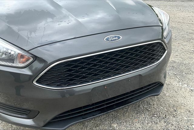 Vehicle image 27 of 33