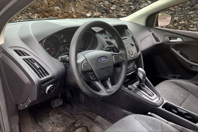 Vehicle image 13 of 33
