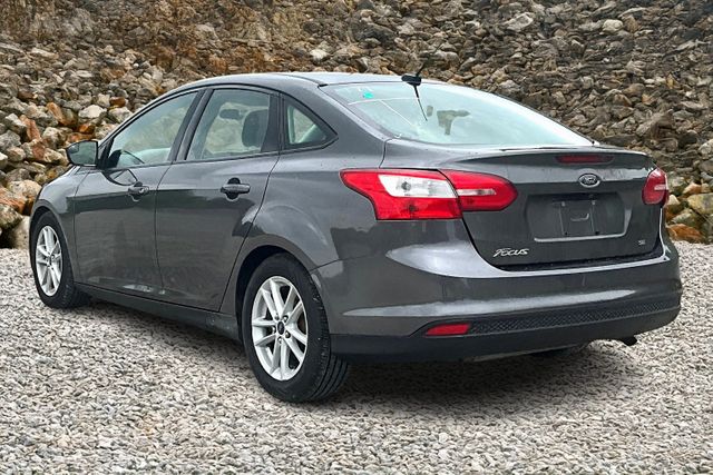 Vehicle image 6 of 33
