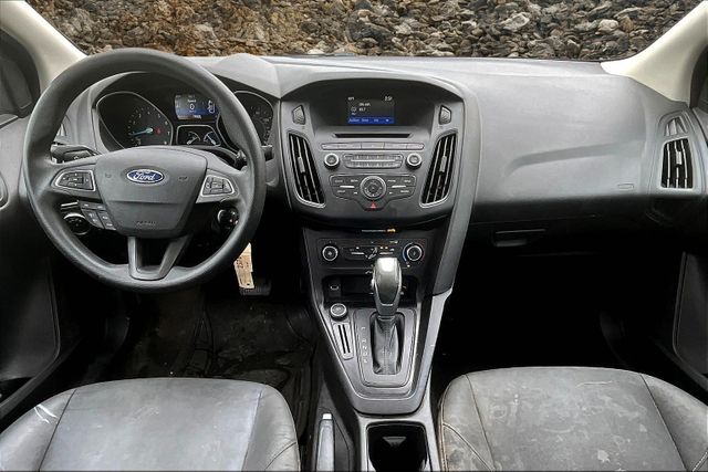 Vehicle image 15 of 33