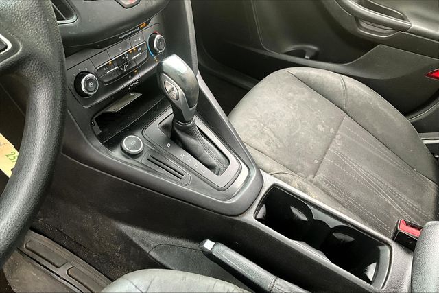 Vehicle image 14 of 33