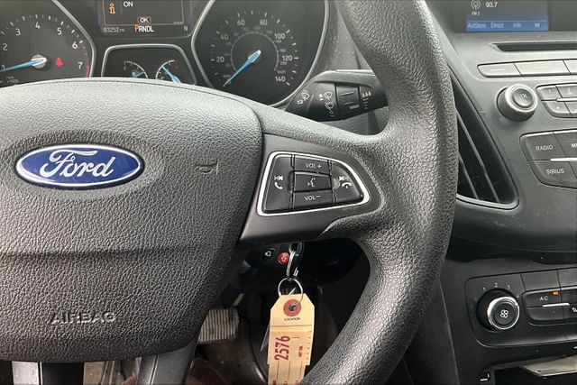 Vehicle image 18 of 33