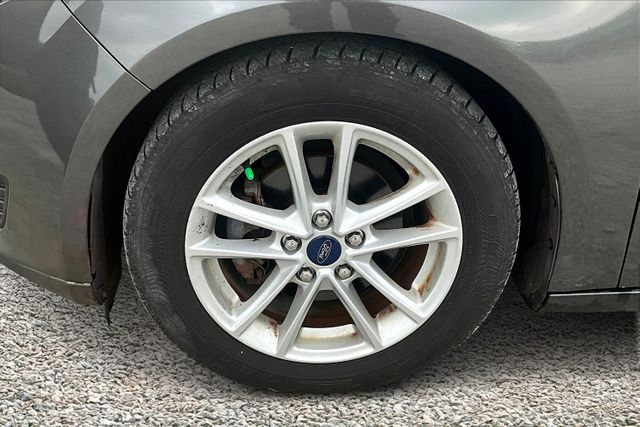 Vehicle image 11 of 33