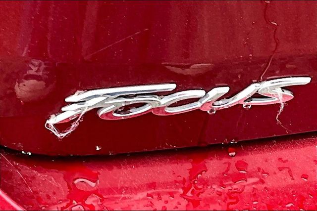 Vehicle image 10 of 30