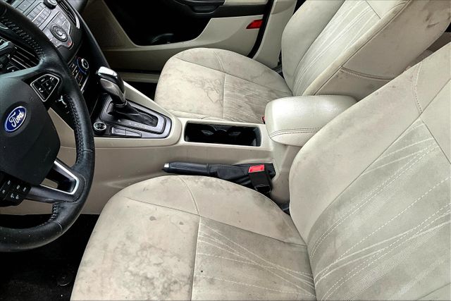 Vehicle image 14 of 30