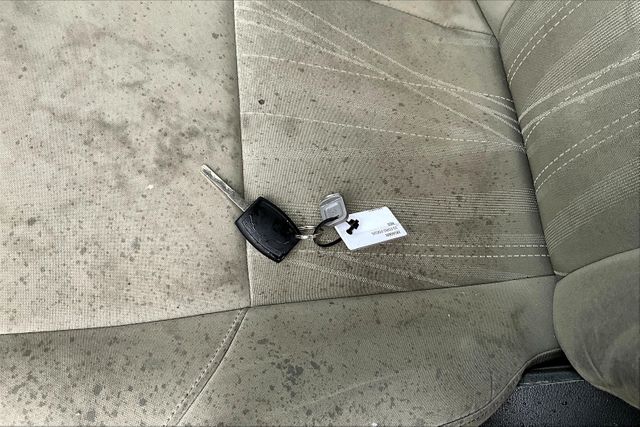 Vehicle image 12 of 30