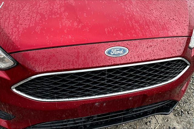 Vehicle image 26 of 30