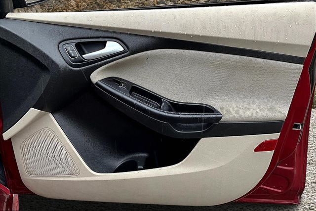 Vehicle image 22 of 30