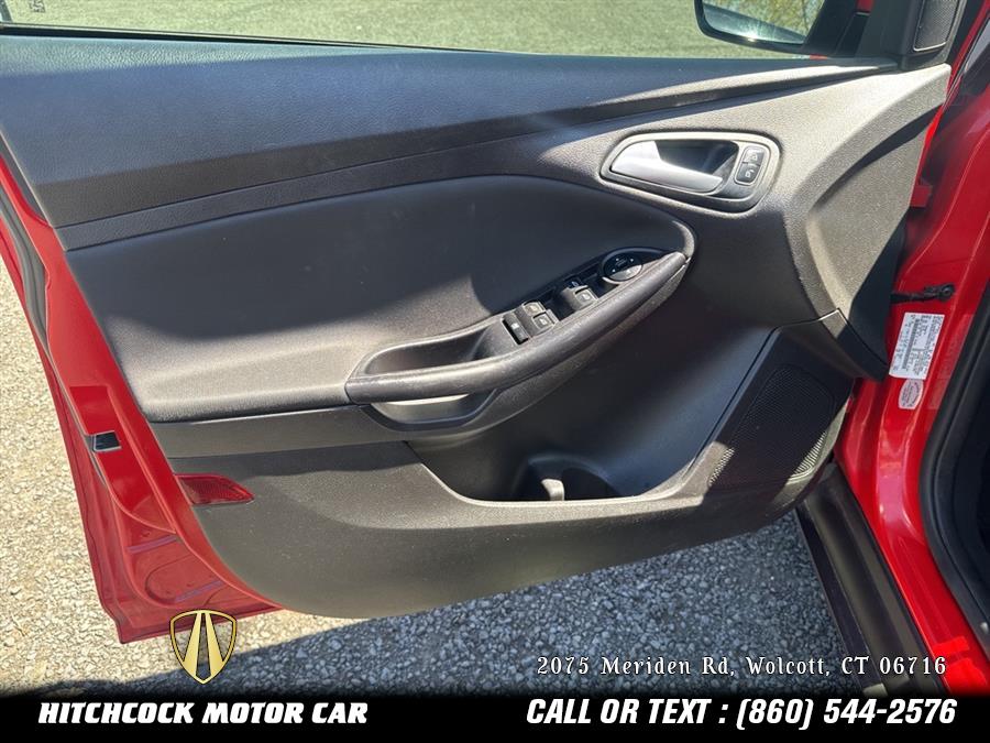 Vehicle image 25 of 34