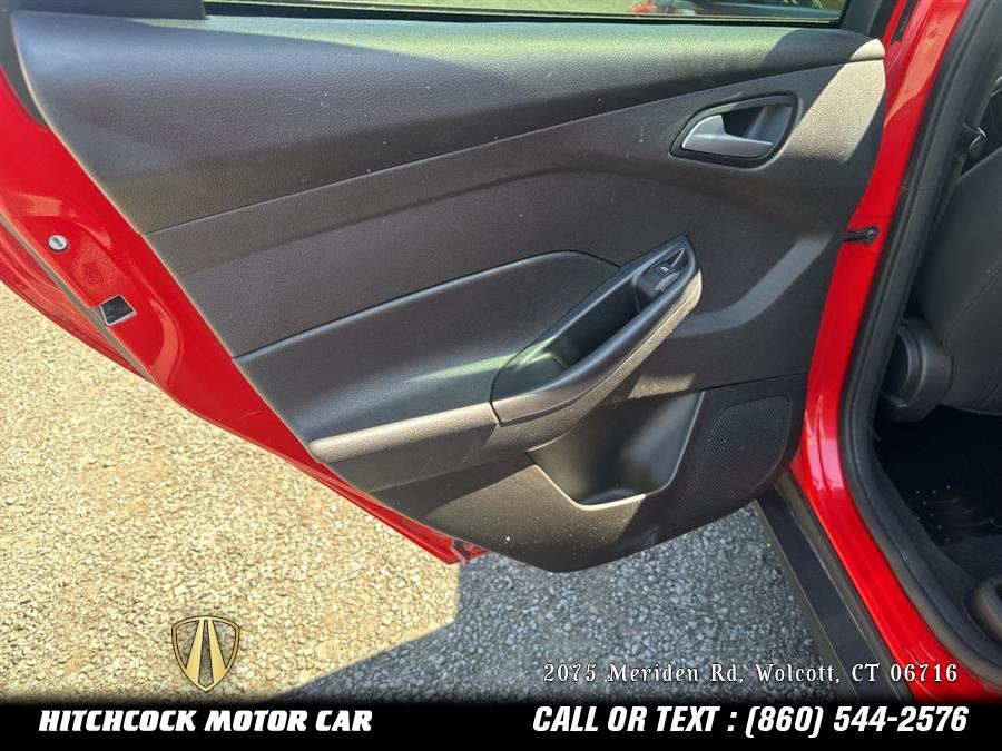 Vehicle image 28 of 34