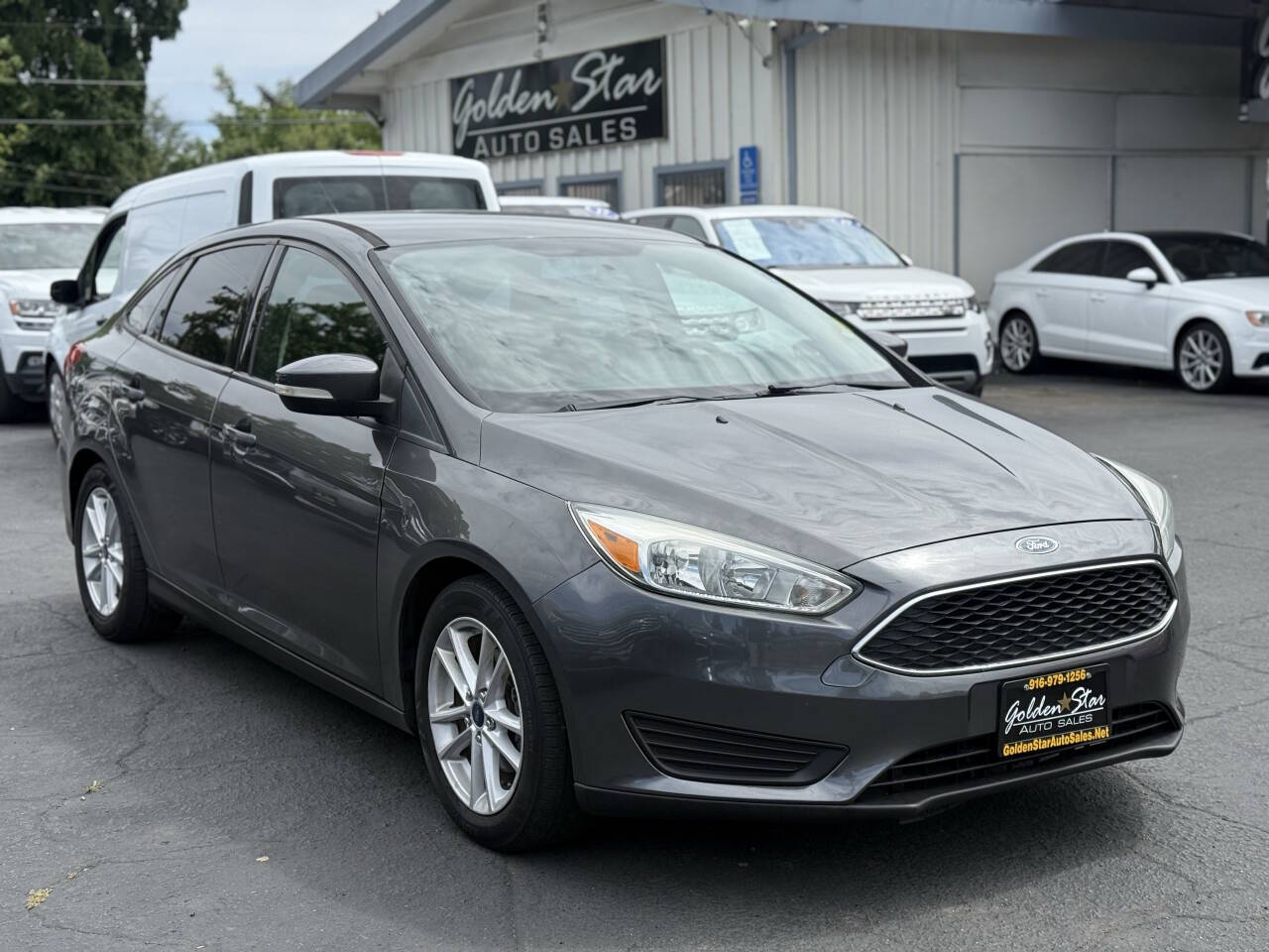 2015 Ford Focus SE Image 3 of 15