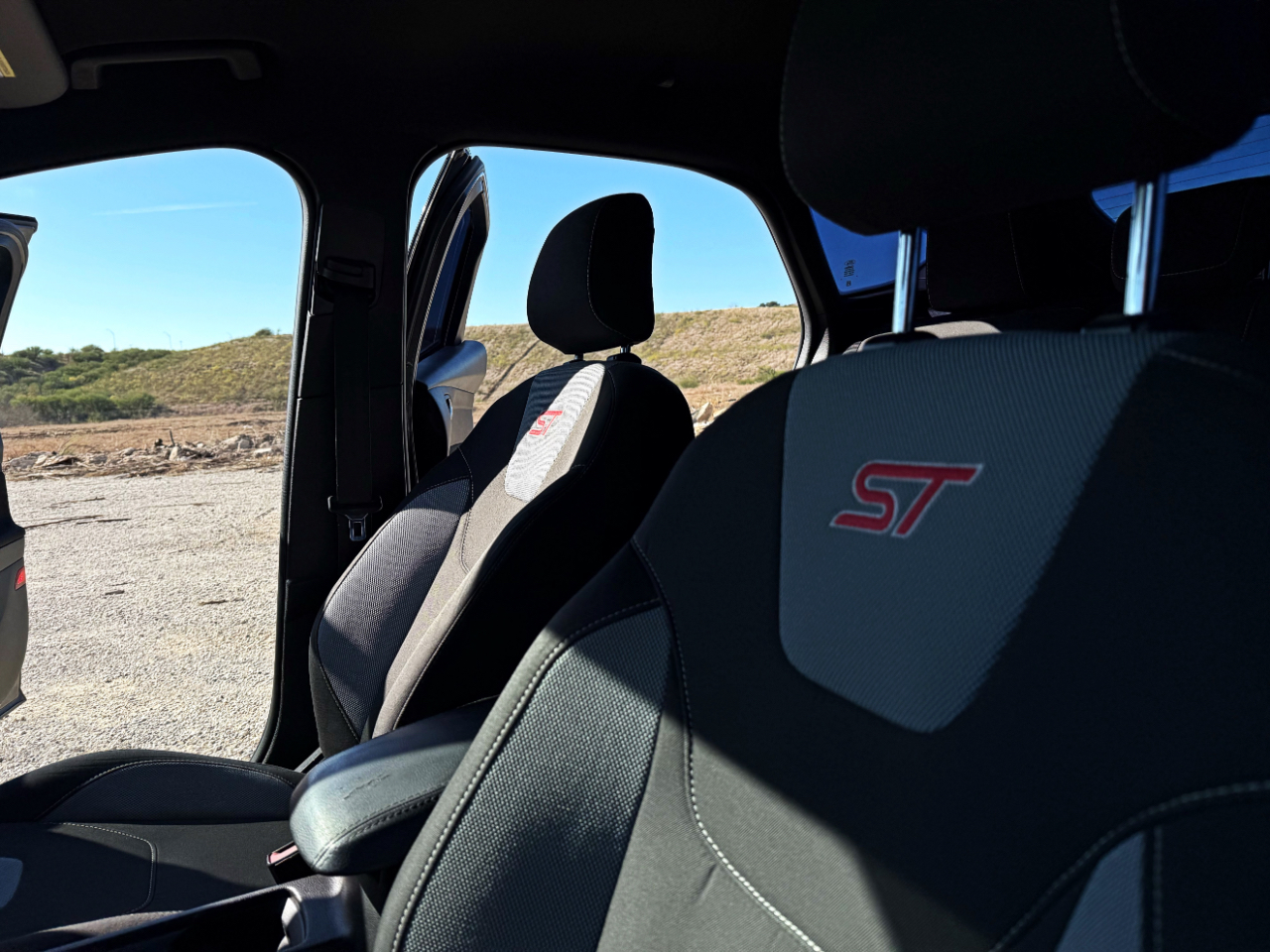 Vehicle image 8 of 17