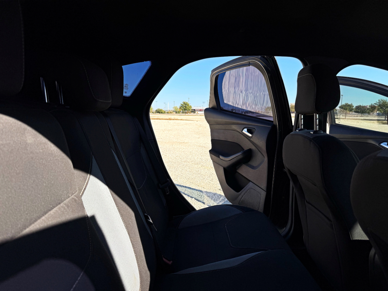 Vehicle image 16 of 17