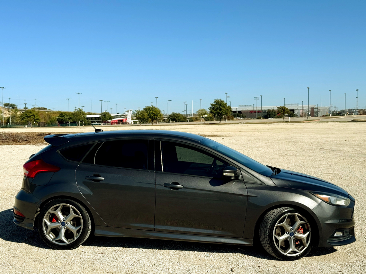 Vehicle image 5 of 17
