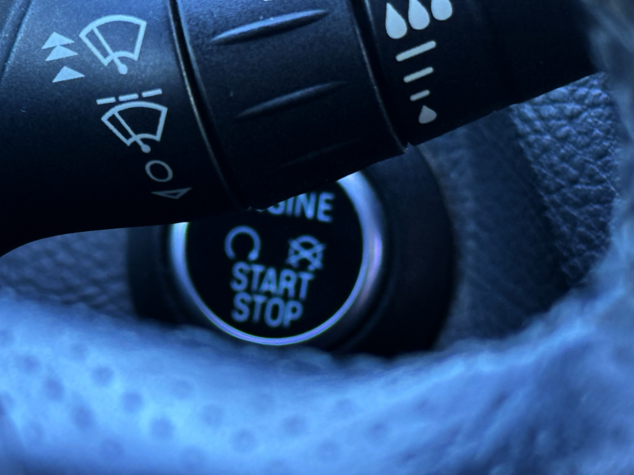 Vehicle image 11 of 17