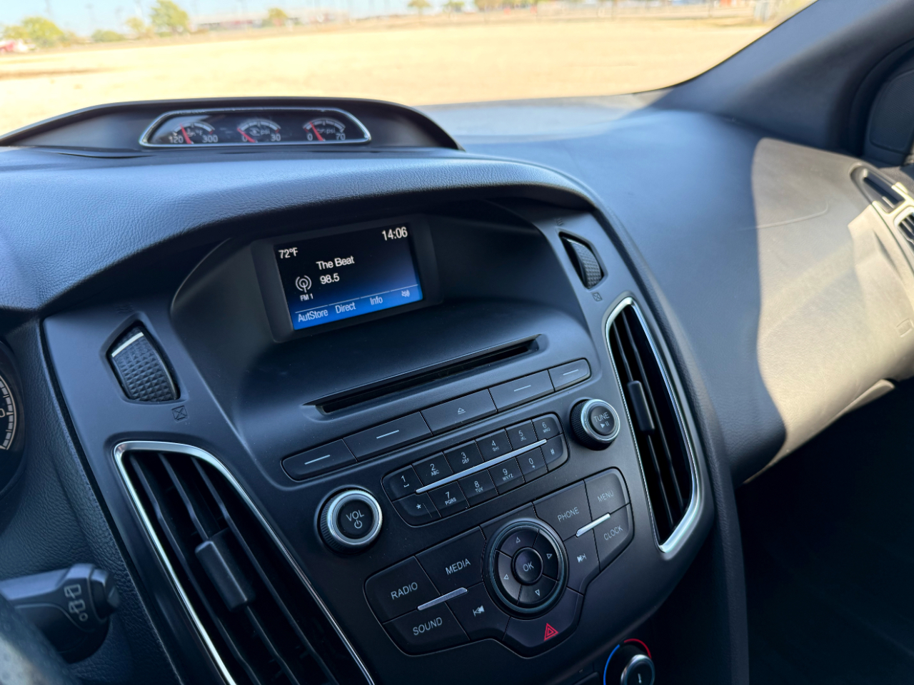 Vehicle image 12 of 17
