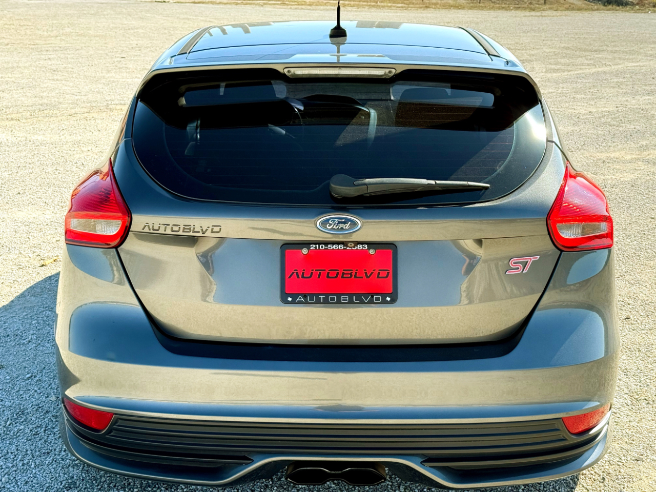 Vehicle image 7 of 17