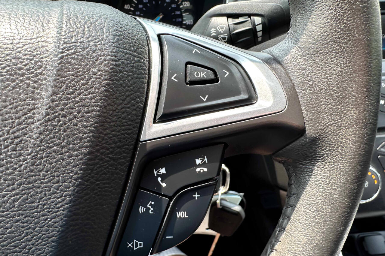 Vehicle image 19 of 24