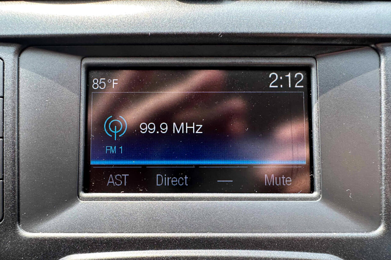 Vehicle image 22 of 24