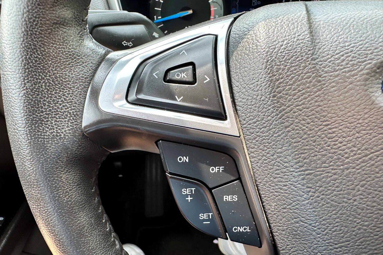 Vehicle image 20 of 24
