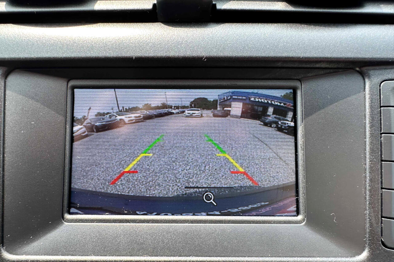 Vehicle image 18 of 24