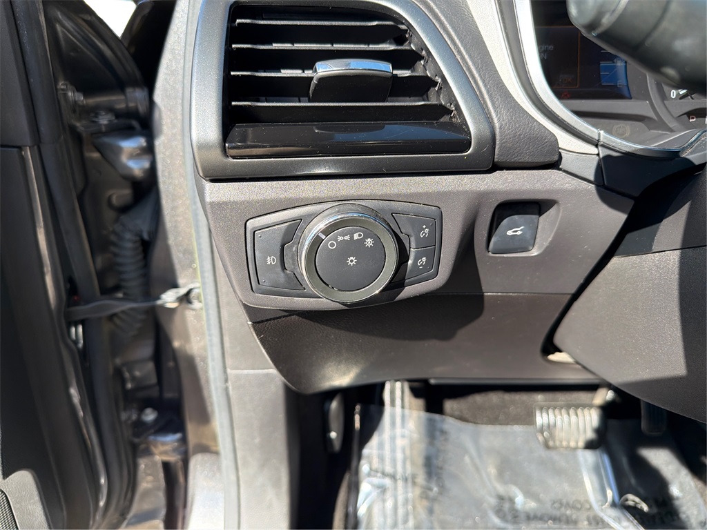 2015 Ford Fusion SE Image 23 of 26