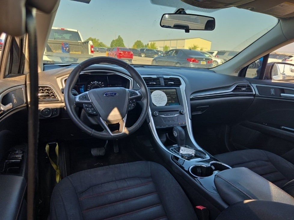 2015 Ford Fusion SE Image 18 of 26