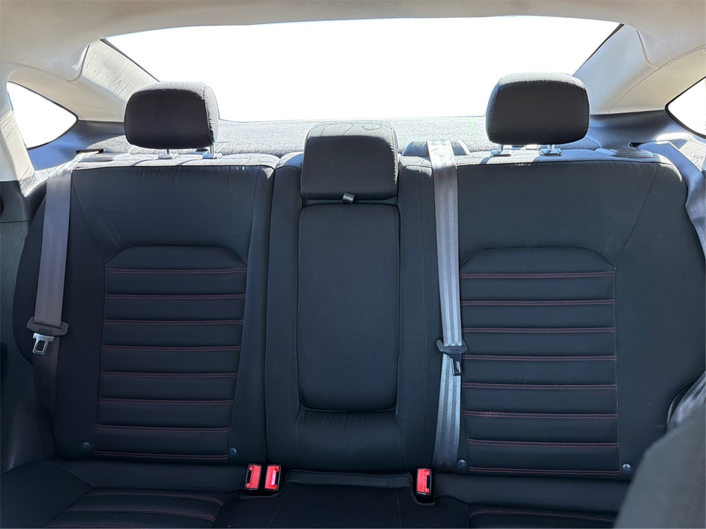 2015 Ford Fusion SE Image 12 of 26