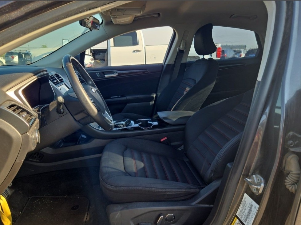 2015 Ford Fusion SE Image 25 of 26