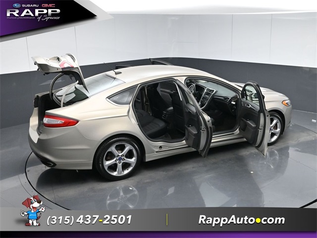 2015 Ford Fusion SE Image 13 of 37