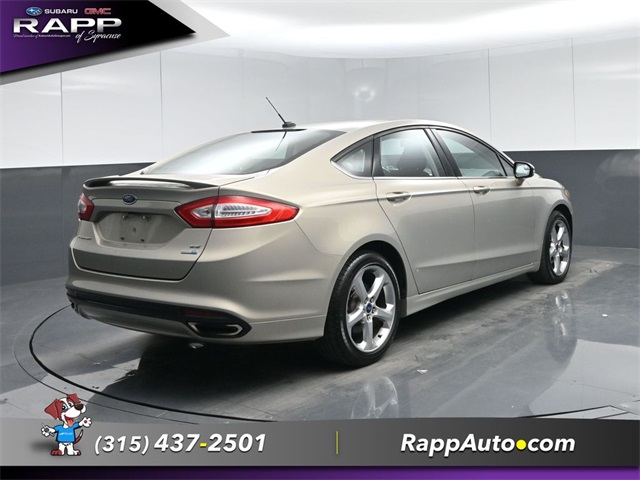 2015 Ford Fusion SE Image 12 of 37