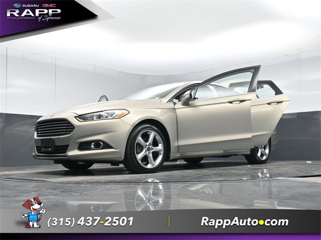 2015 Ford Fusion SE Image 4 of 37