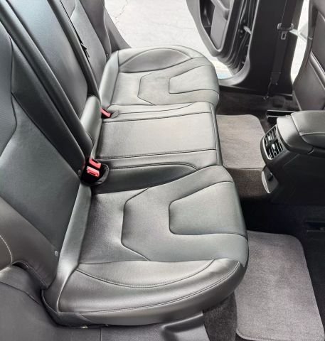 Vehicle image 23 of 46