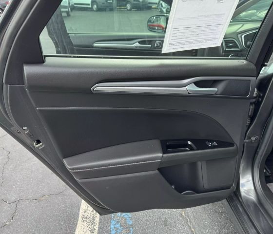 Vehicle image 17 of 46