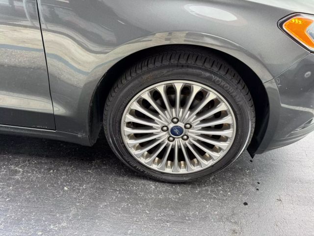 Vehicle image 16 of 46