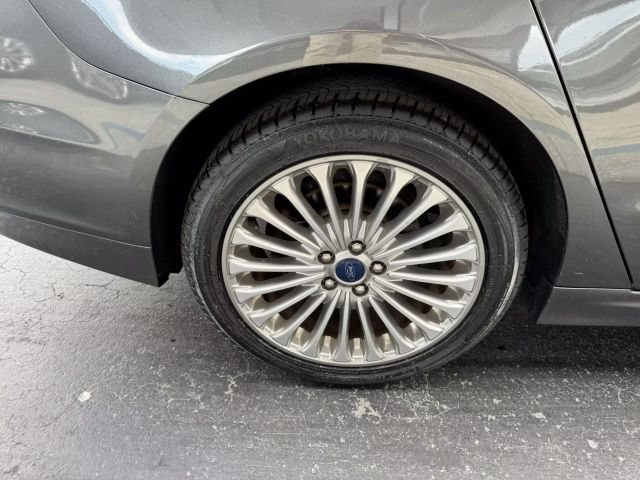 Vehicle image 15 of 46
