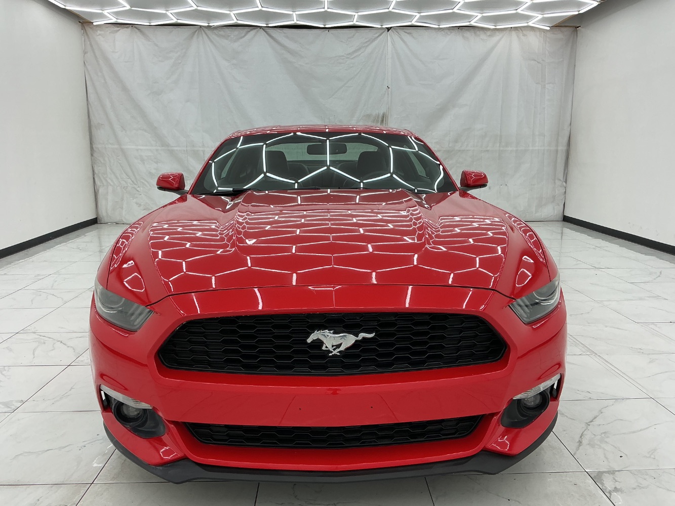 2015 Ford Mustang EcoBoost Image 2 of 46