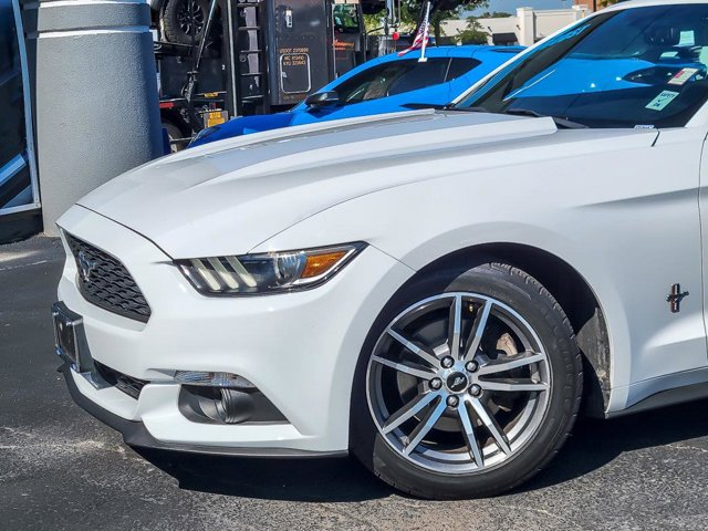 2015 Ford Mustang EcoBoost Premium Image 9 of 27