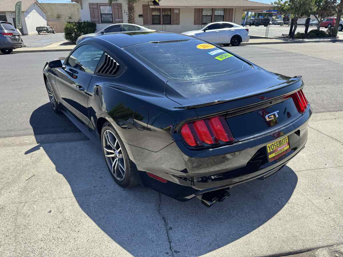 Vehicle image 4 of 15