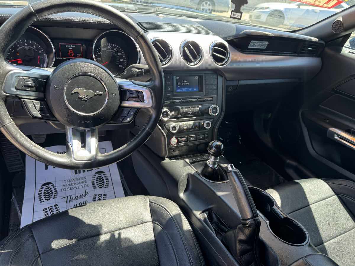 Vehicle image 10 of 15