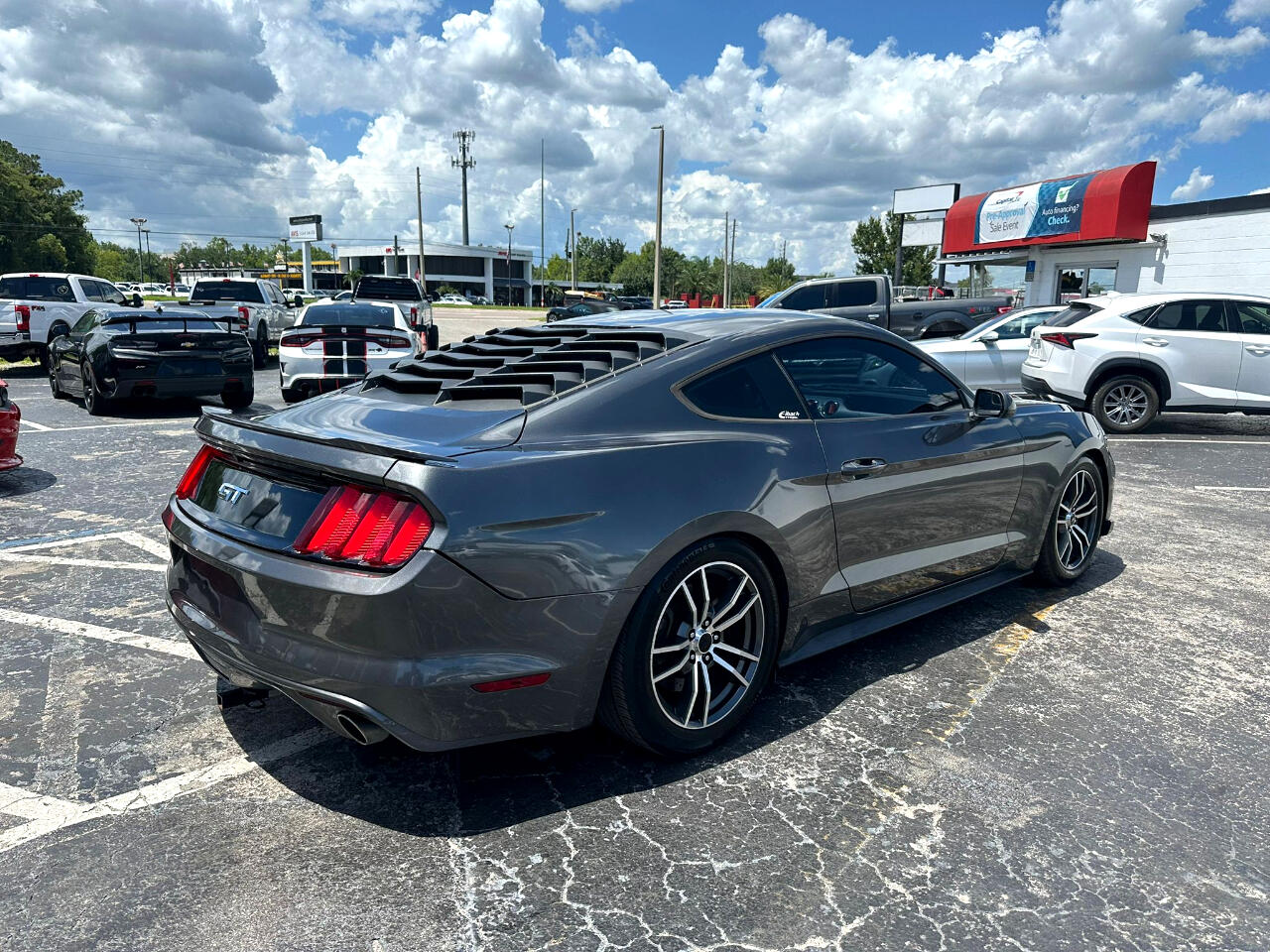Vehicle image 4 of 16