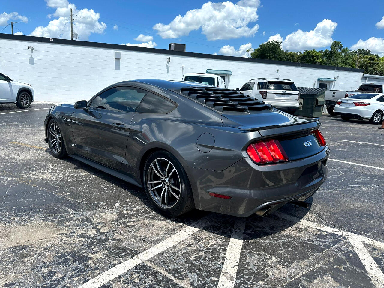 Vehicle image 6 of 16