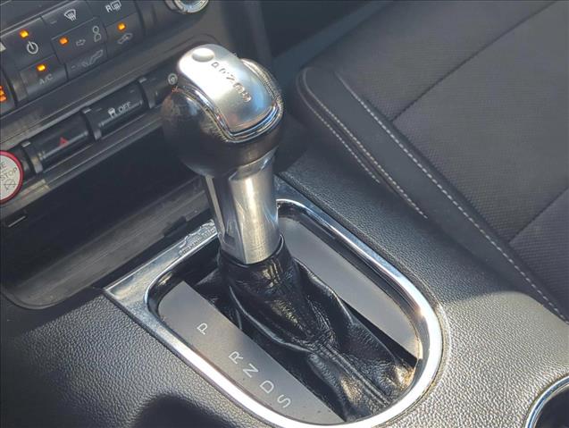 Vehicle image 17 of 25