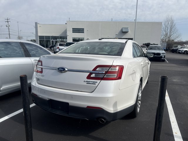 2015 Ford Taurus Limited Image 3 of 7