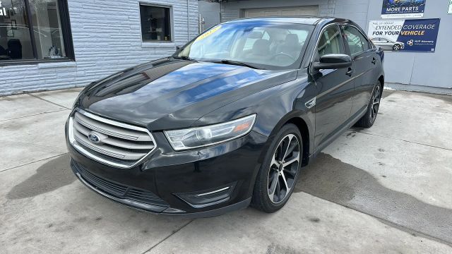 2015 Ford Taurus SEL Image 1 of 16
