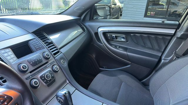Vehicle image 11 of 14