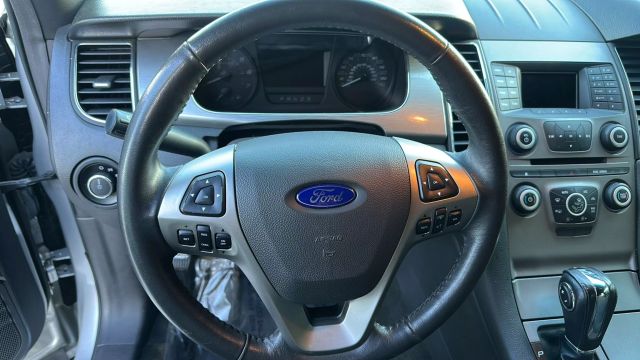 Vehicle image 10 of 14